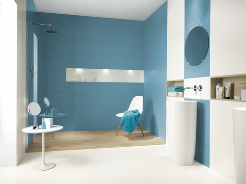 niebieska aranżacja łazienki 